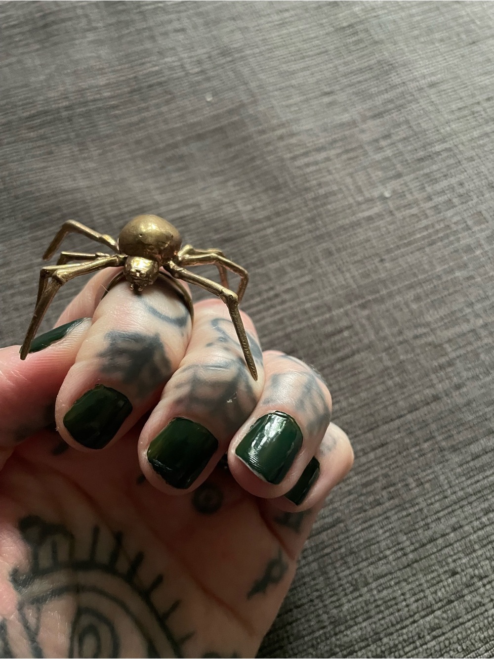 Solid bronze spider ring - Picture 6 of 6